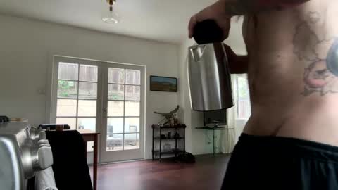 Snapshot of hippybiker chatting on February 12, 4:00 pm hippybiker online show from February 12, 4:00 pm