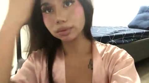 hoe_freesia online show from June 27, 4:24 pm