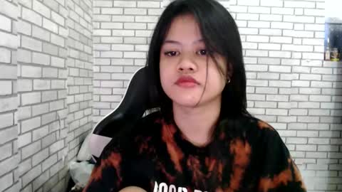 hoelyfloryn online show from March 20, 6:07 am