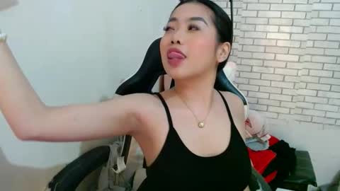 Lesley3 online show from March 8, 11:25 am