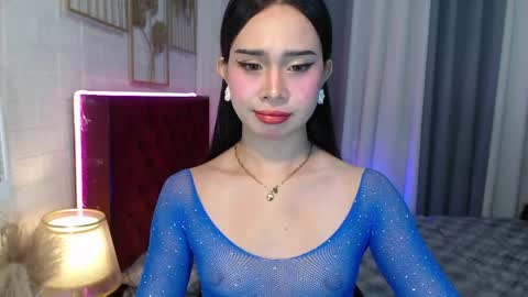 hoelymolly online show from April 29, 2:38 am
