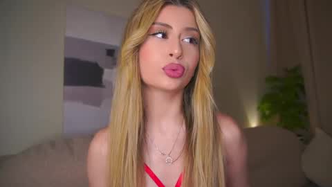 Moni Monica online show from May 8, 8:09 am