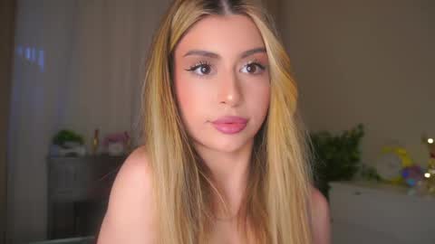 Moni Monica online show from April 24, 9:33 am