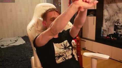 Extaz  Athrey  Howard online show from November 17, 10:01 pm