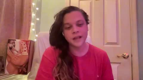 Snapshot of holly23hopefull chatting on December 17, 3:17 am Hollys Drive threw Side Of CB. online show from December 17, 3:17 am