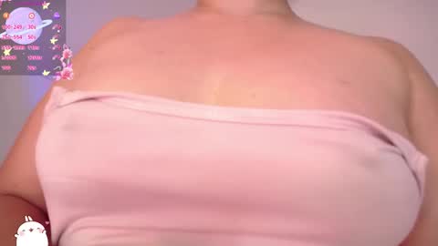 Snapshot of holly_16 chatting on September 16, 11:41 pm holly_16 online show from September 16, 11:41 pm