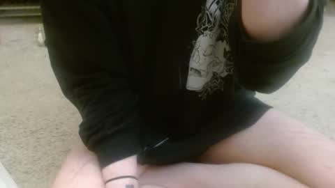 Holly Hawkes online show from January 17, 1:04 am