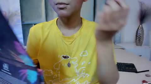 hollypeach_ online show from July 13, 7:39 pm