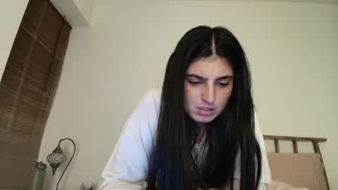 hollyshit_ online show from August 4, 1:56 am