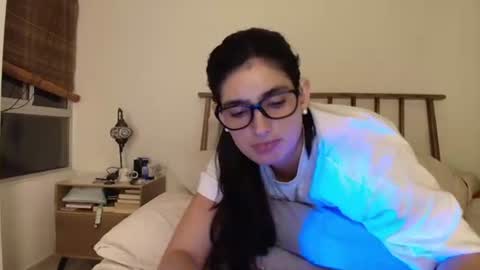 hollyshit_ online show from July 4, 1:42 am