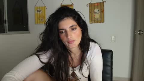 hollyshit_ online show from June 13, 2:55 am