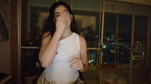 hollyshit_ online show from April 28, 2:27 am
