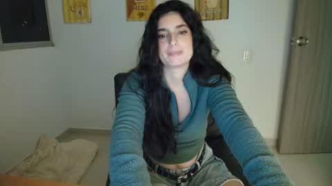hollyshit_ online show from June 12, 2:54 am