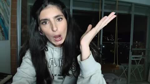 hollyshit_ online show from April 28, 1:58 am