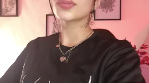 holly online show from May 5, 2:18 am