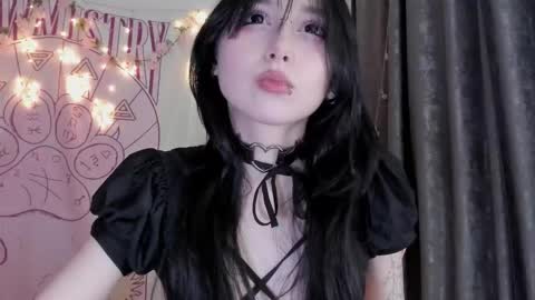 Ho Lee Sheet online show from December 4, 2:38 pm