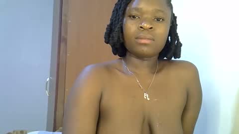 holy_ebony online show from April 25, 4:04 pm