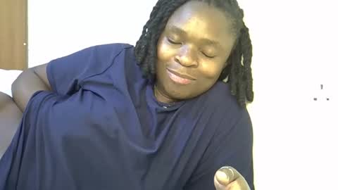 holy_ebony online show from May 2, 1:00 am