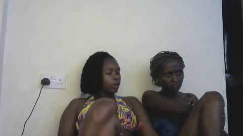 holy_ebony online show from April 10, 9:36 am