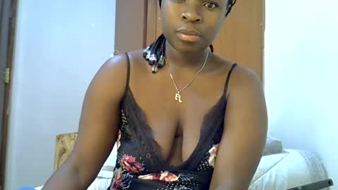 holy_ebony online show from July 30, 7:09 am
