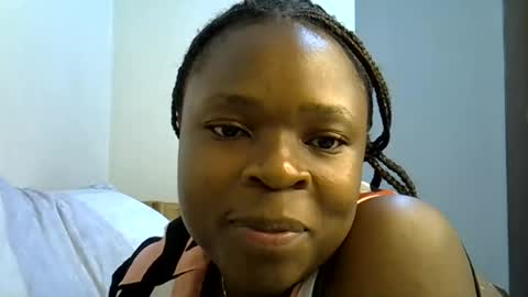 holy_ebony online show from July 18, 11:18 pm