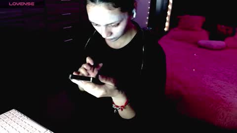 Juli online show from December 2, 4:00 am