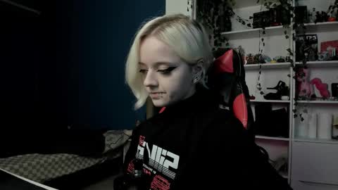 holy_mistresss online show from November 5, 9:33 am