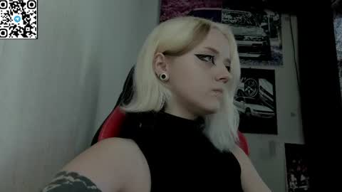 holy_mistresss online show from July 24, 8:00 am