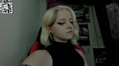 holy_mistresss online show from July 26, 9:40 am
