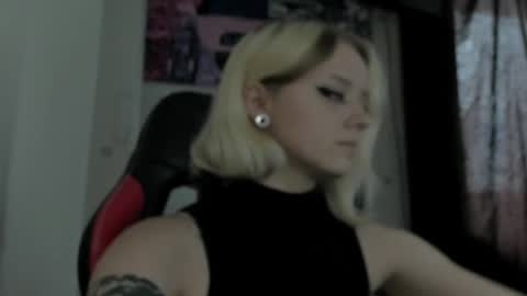 holy_mistresss online show from July 6, 7:27 am
