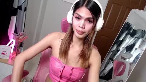 Snapshot of holymary_69 chatting on February 27, 2:21 pm Patricia online show from February 27, 2:21 pm