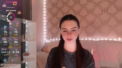 Mia online show from November 23, 5:05 am