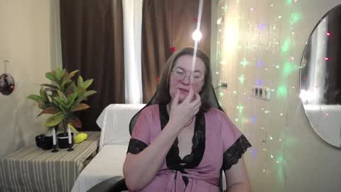 holymilfa online show from February 1, 10:37 am