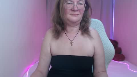 holymilfa online show from May 11, 2:45 pm
