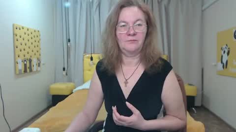 holymilfa online show from April 29, 7:02 am