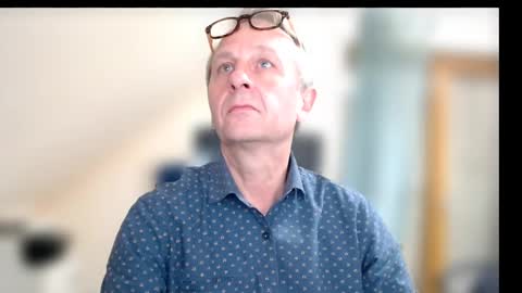 Snapshot of hondowill chatting on December 2, 7:19 am Bernd online show from December 2, 7:19 am