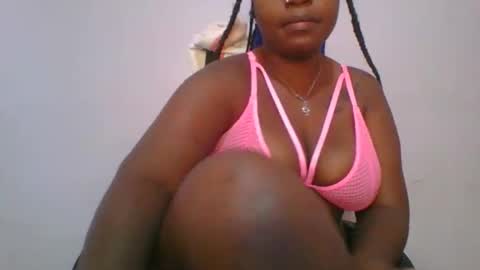 honey_beb online show from October 31, 6:14 am