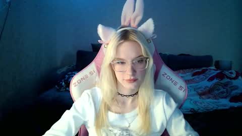 honey_bold online show from December 17, 9:49 am