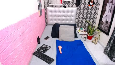 honey_channe online show from December 19, 6:45 am