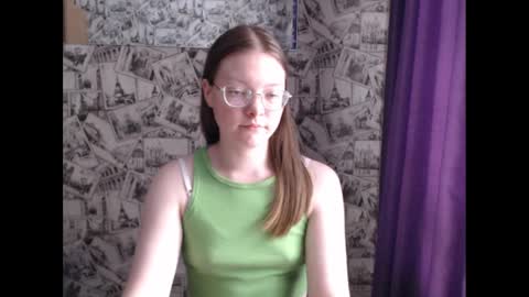 Snapshot of honey_mood chatting on March 3, 1:34 pm Lina online show from March 3, 1:34 pm