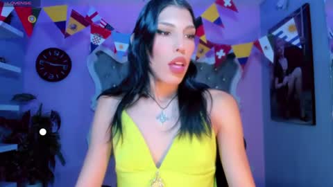 honey_moontsts online show from June 11, 12:25 pm
