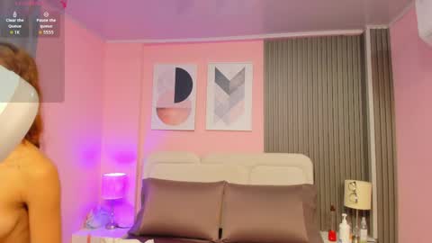 honey_sofii_ online show from May 1, 11:15 am