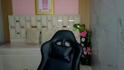 HONEY  online show from June 16, 1:15 pm