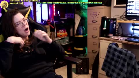 Honey and Bear online show from February 14, 2:39 am