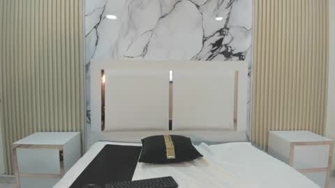 honeyangelh online show from February 26, 1:25 pm