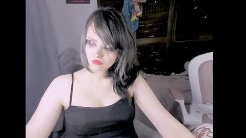 Snapshot of honeyapplealaska chatting on October 25, 3:18 am Honey Apple Alaska online show from October 25, 3:18 am