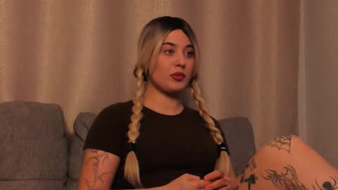 Mary online show from October 29, 3:47 pm