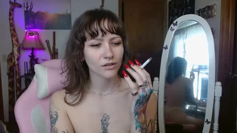 Honey Bee online show from December 19, 8:13 pm