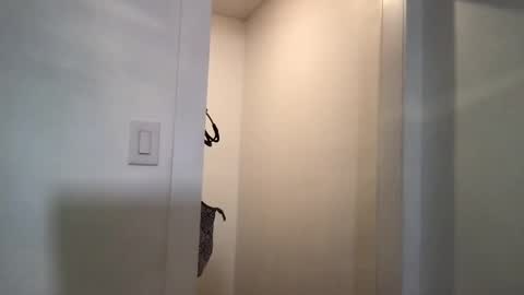 Snapshot of honeybeexx69 chatting on March 5, 2:25 am HoneyBeeXx69 online show from March 5, 2:25 am