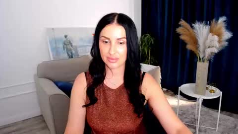 Jacqueline online show from June 21, 10:10 am